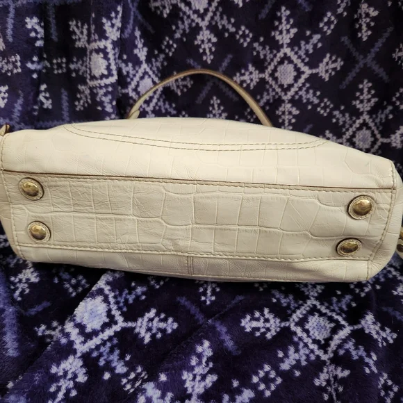 Coach Peyton Leather Handbag Satchel -- Patent in Ivory Cream - Picture 7 of 11